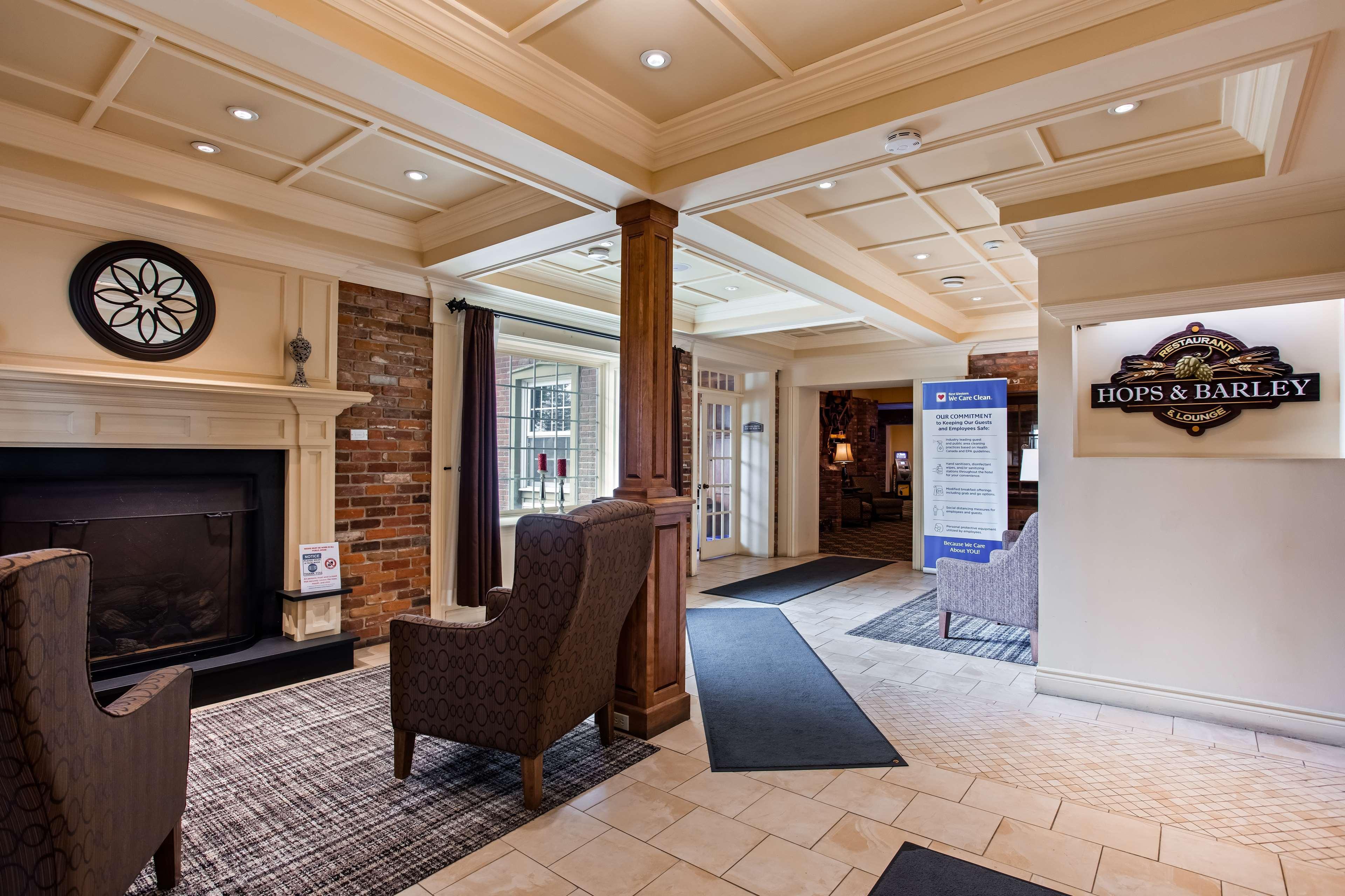 Best Western Parkway Inn & Conference Centre Cornwall Bagian luar foto