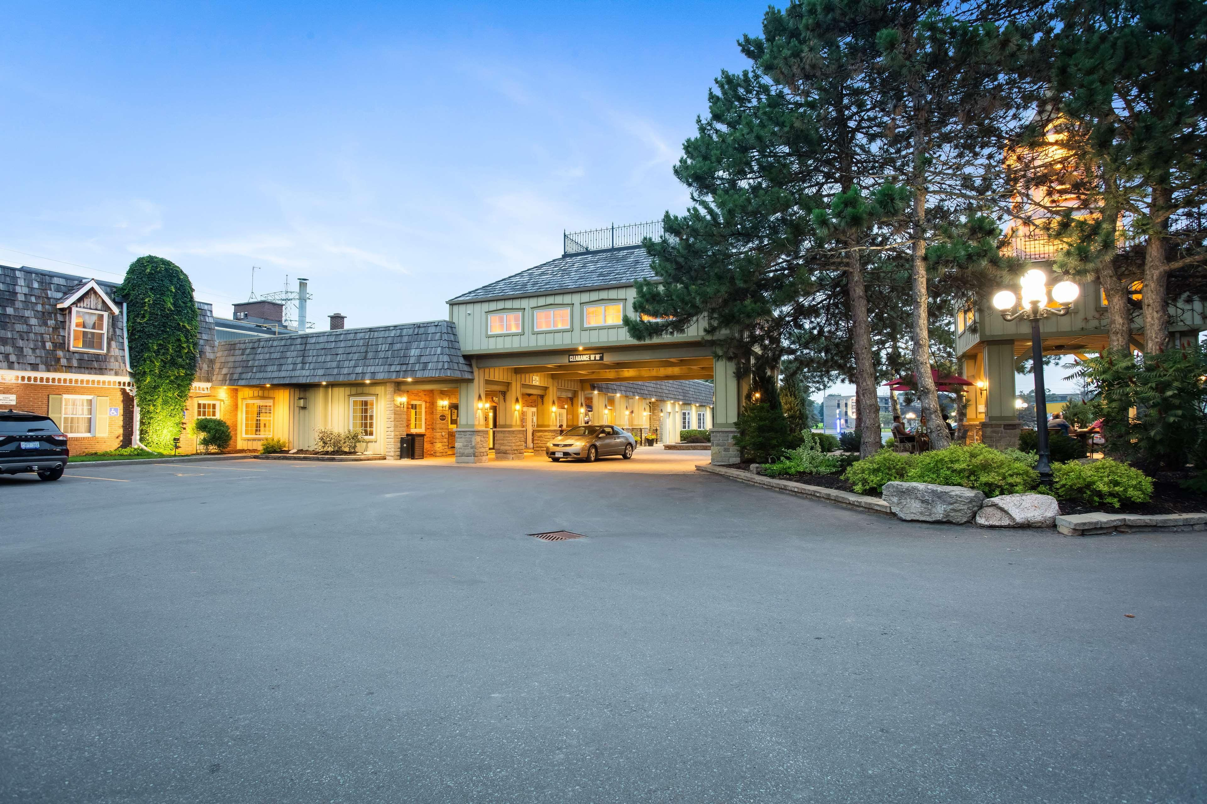 Best Western Parkway Inn & Conference Centre Cornwall Bagian luar foto
